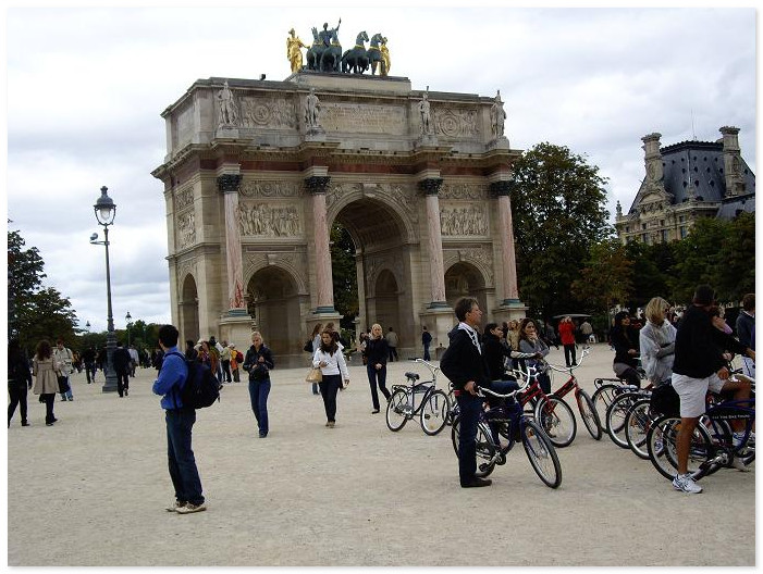 Триумфиальная арка у Лувра