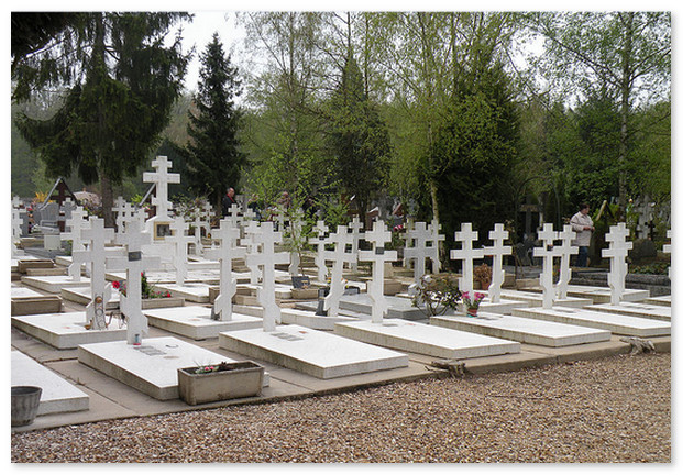 Русским кадетам. Русское кладбище в Париже