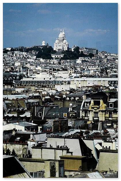 Париж. Монмартр. Вид из окна Центра Помпиду
